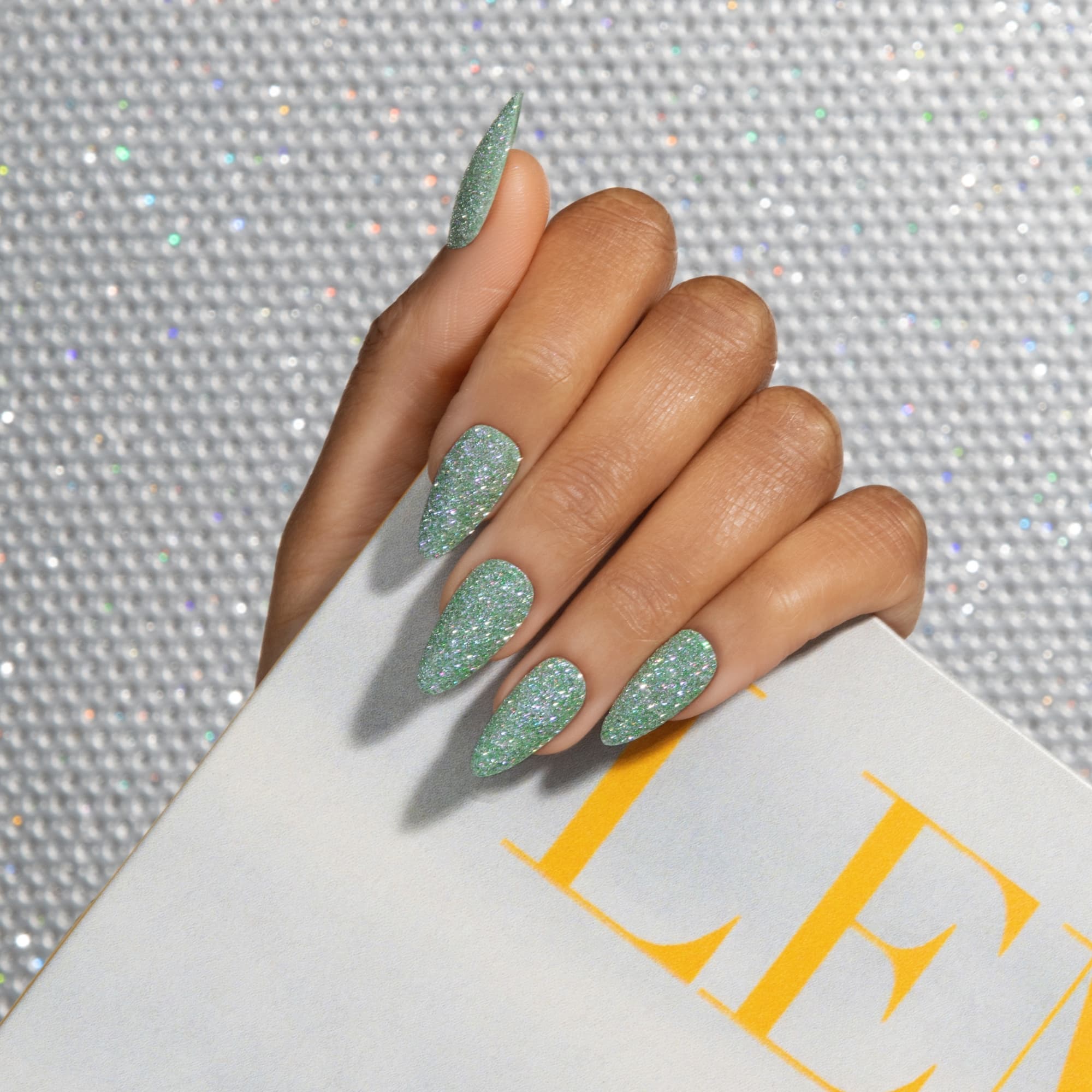 LUXA Disco Flash Glitz - Groovy Vine Hand Swatch