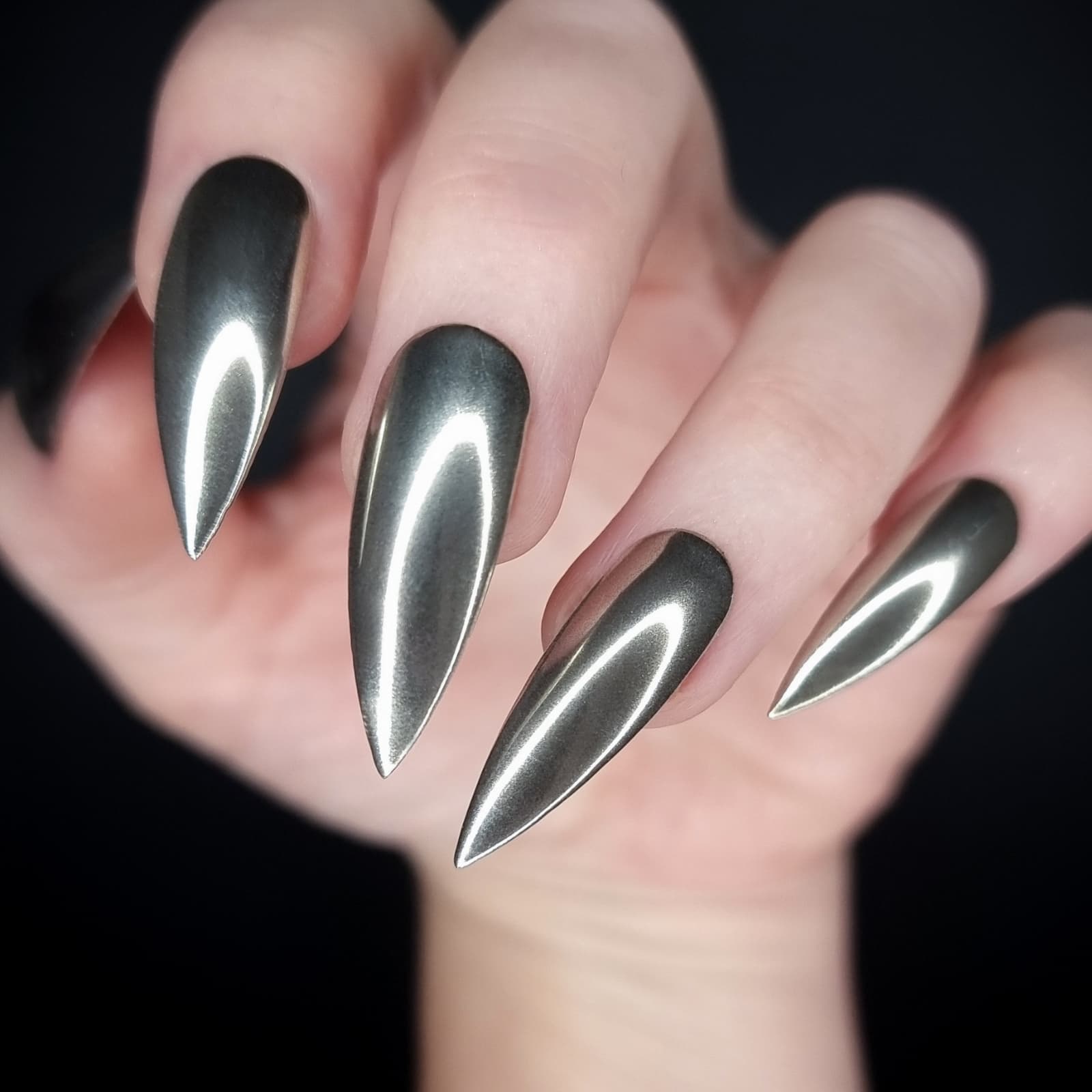 LUXA Chrome Hand Swatch