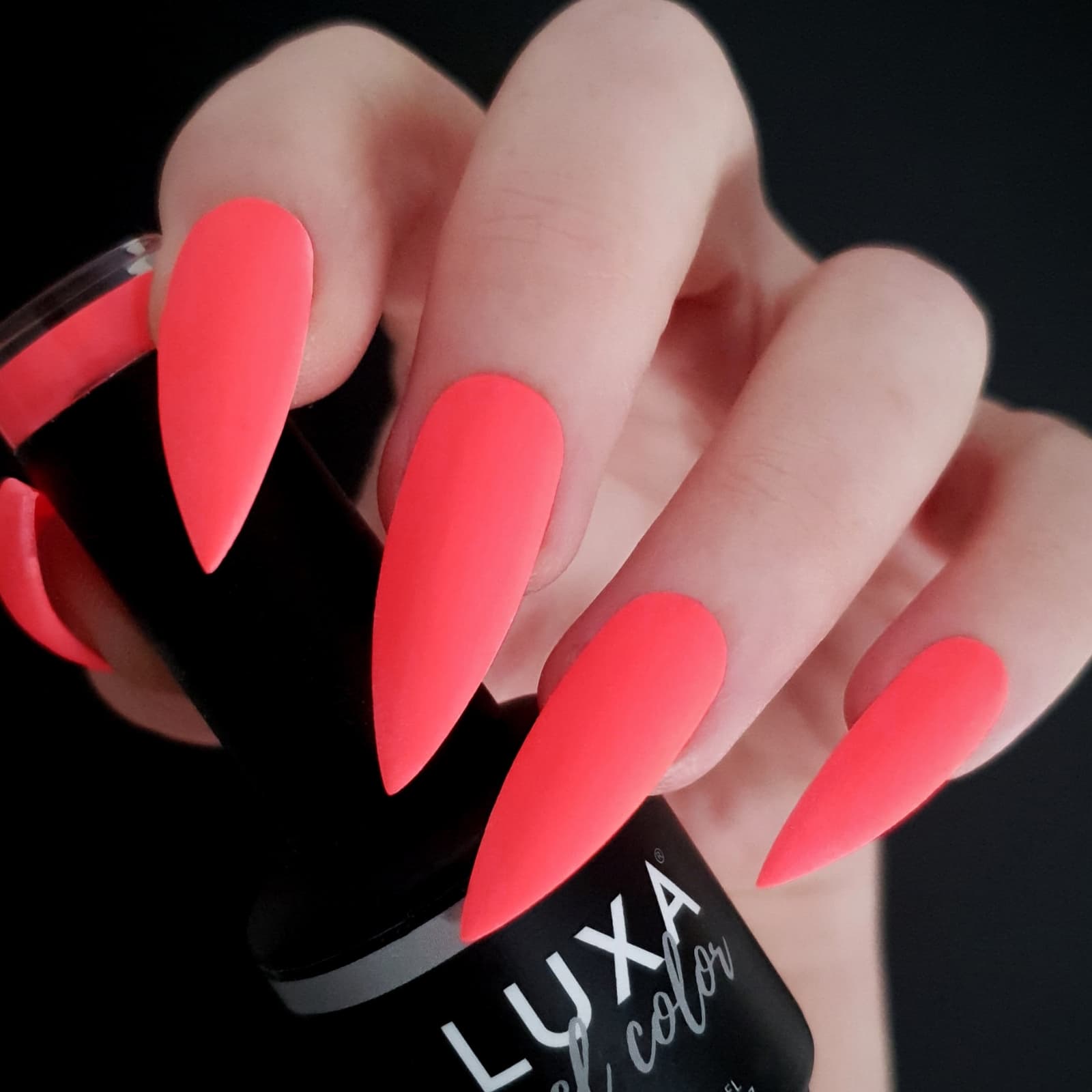 LUXA Gel Color - Pivot Punch Matte