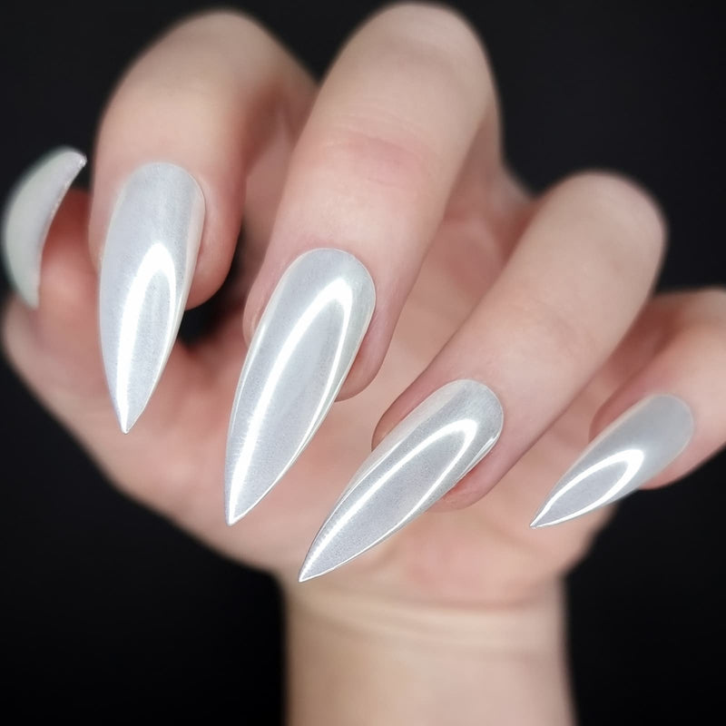 chrome nails white