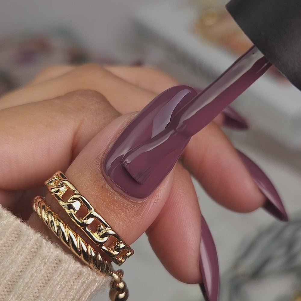 LUXA Gel Color Swatch Video - Faint Fig