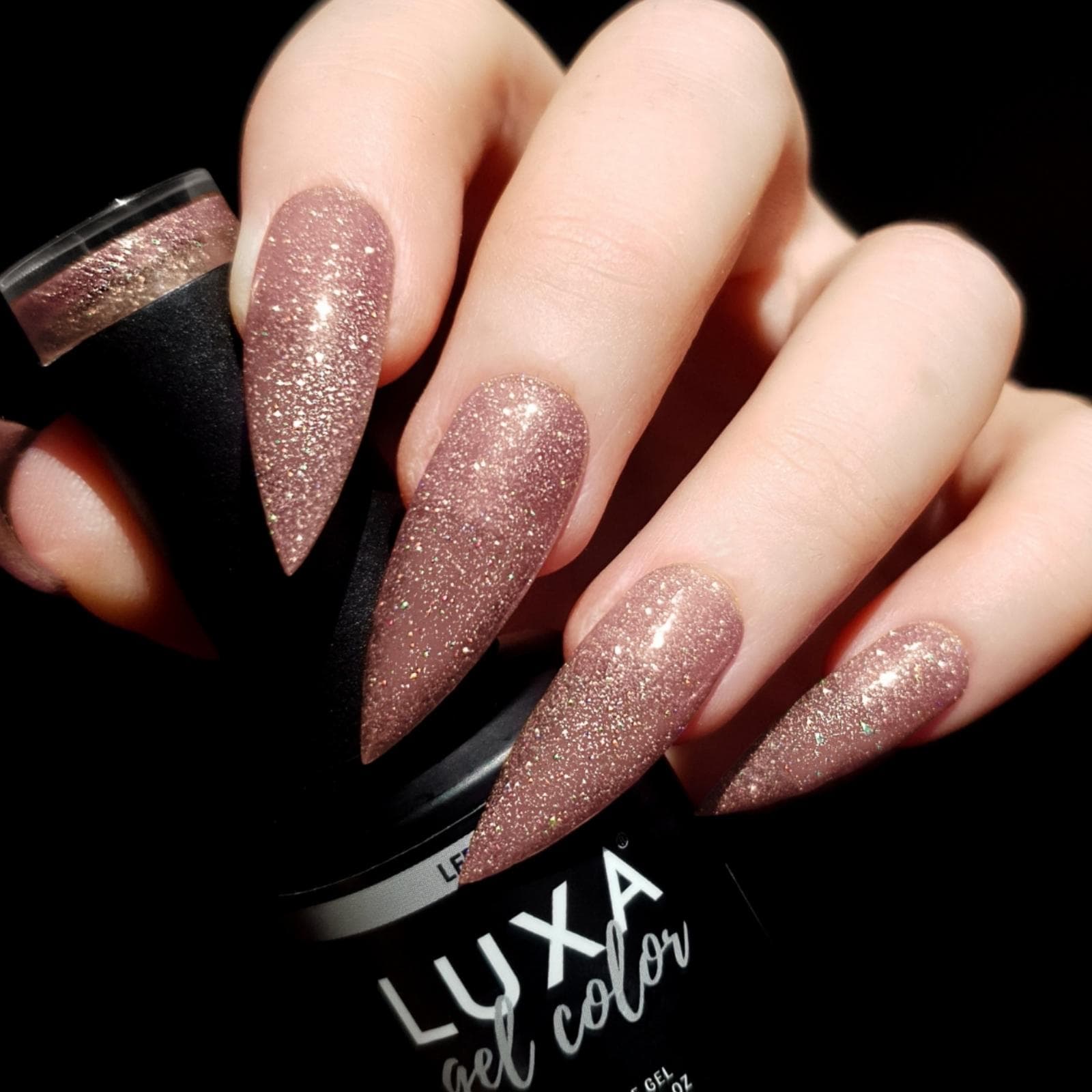 LUXA Gel Color - Annemarie Hand Swatch