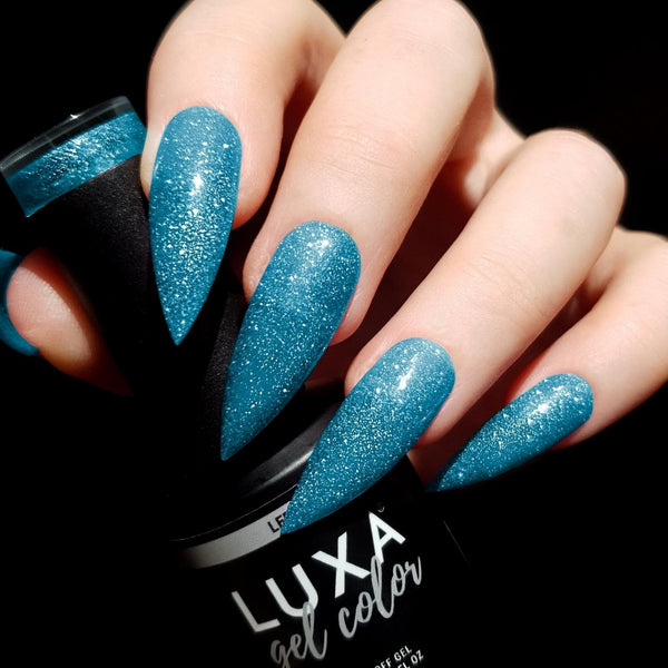 LUXA Gel Color - Eva Hand Swatch