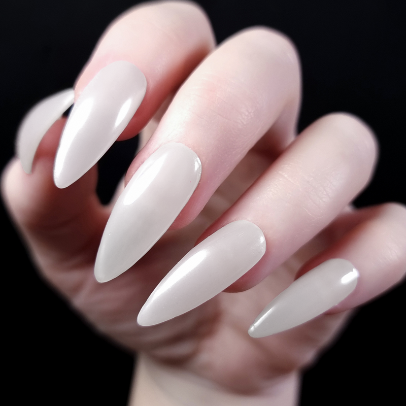 chrome nails white
